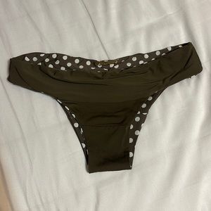 San Lorenzo reversible bottoms size small